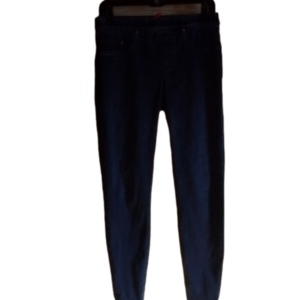 Spanx size medium stretchy waist jeans. Perfect for fall , with all the flannels